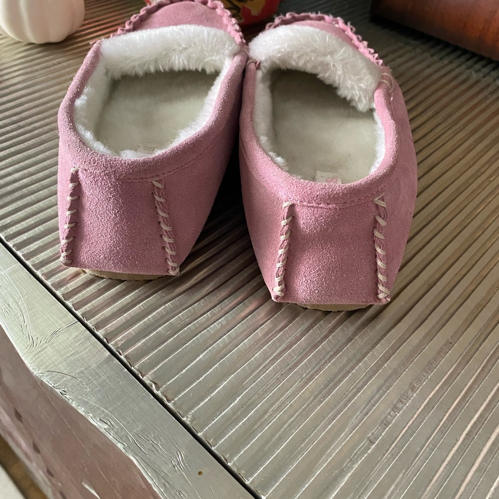 *New* Bass Fleece Lined Suede Slippers - Picture 4 of 7